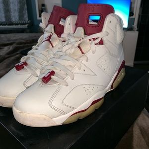 Jordan 6 maroon OG size 10